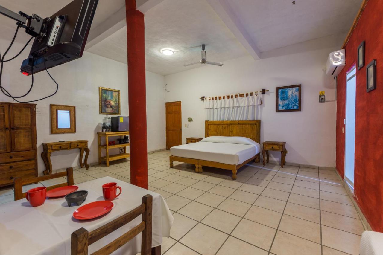 Traditional Sierra Leon Oceanfront Rooms - Adults Only Puerto Vallarta Bagian luar foto