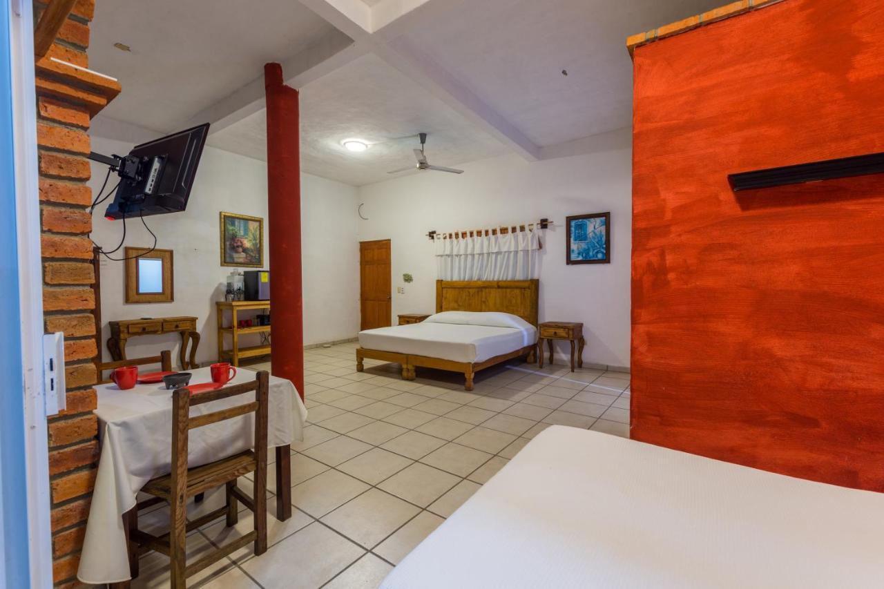 Traditional Sierra Leon Oceanfront Rooms - Adults Only Puerto Vallarta Bagian luar foto