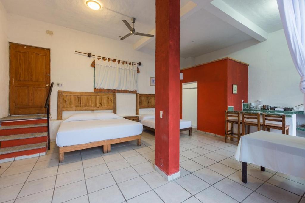 Traditional Sierra Leon Oceanfront Rooms - Adults Only Puerto Vallarta Bagian luar foto