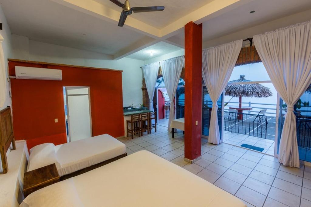 Traditional Sierra Leon Oceanfront Rooms - Adults Only Puerto Vallarta Bagian luar foto