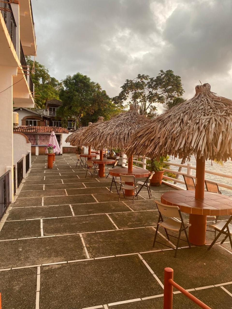 Traditional Sierra Leon Oceanfront Rooms - Adults Only Puerto Vallarta Bagian luar foto