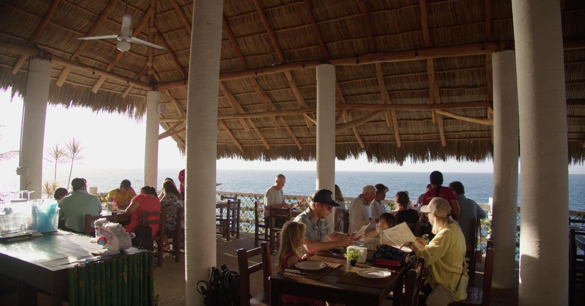 Traditional Sierra Leon Oceanfront Rooms - Adults Only Puerto Vallarta Bagian luar foto