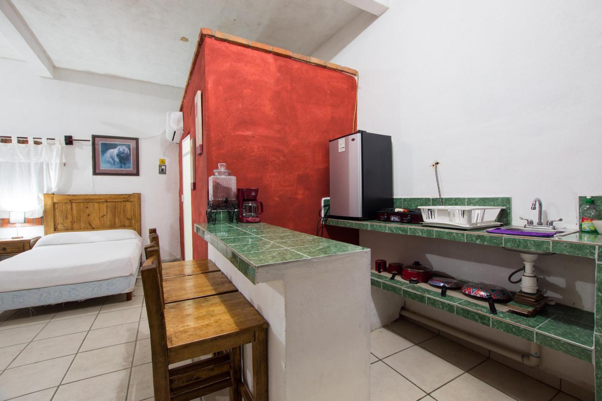 Traditional Sierra Leon Oceanfront Rooms - Adults Only Puerto Vallarta Bagian luar foto