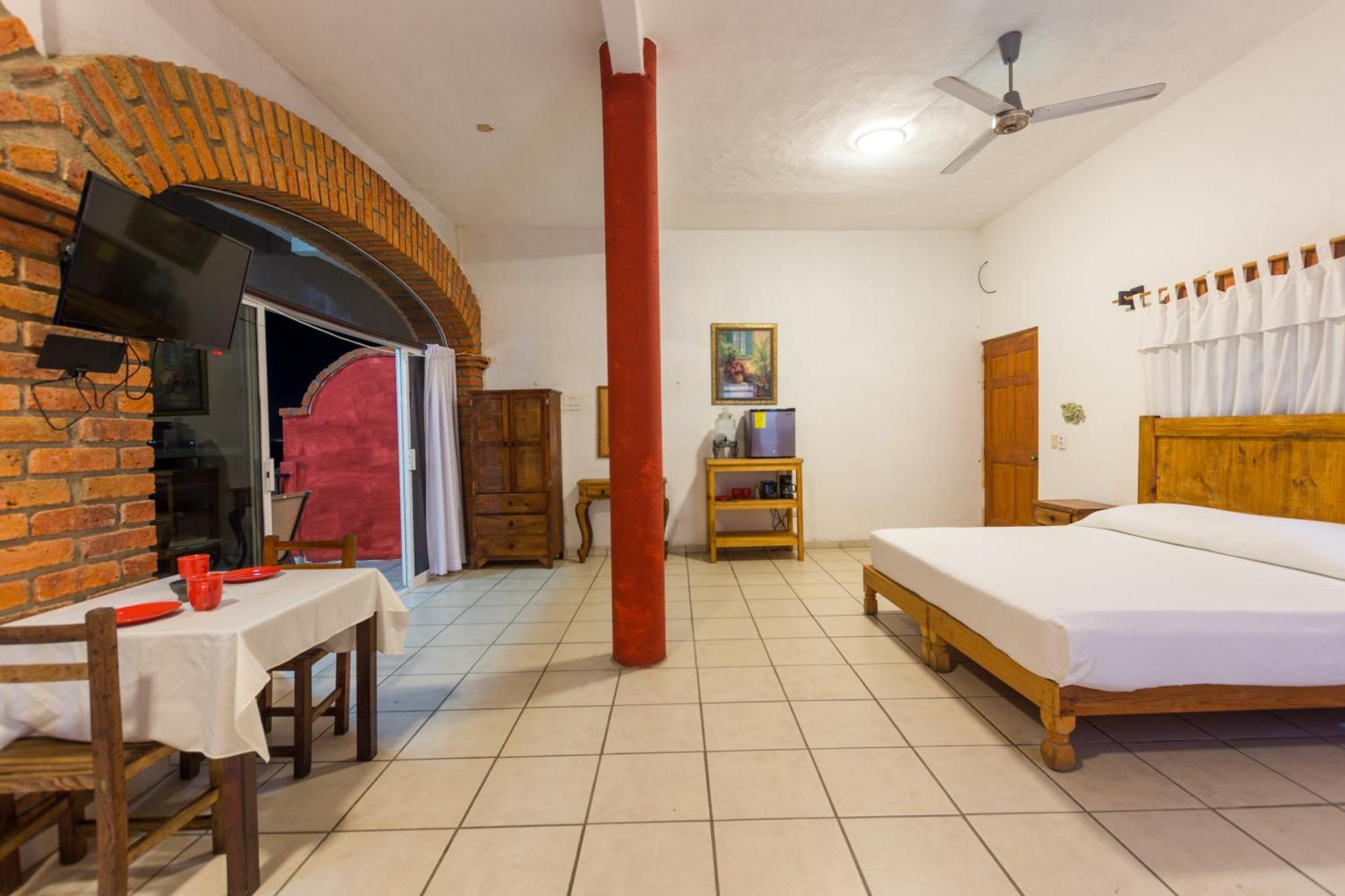 Traditional Sierra Leon Oceanfront Rooms - Adults Only Puerto Vallarta Bagian luar foto