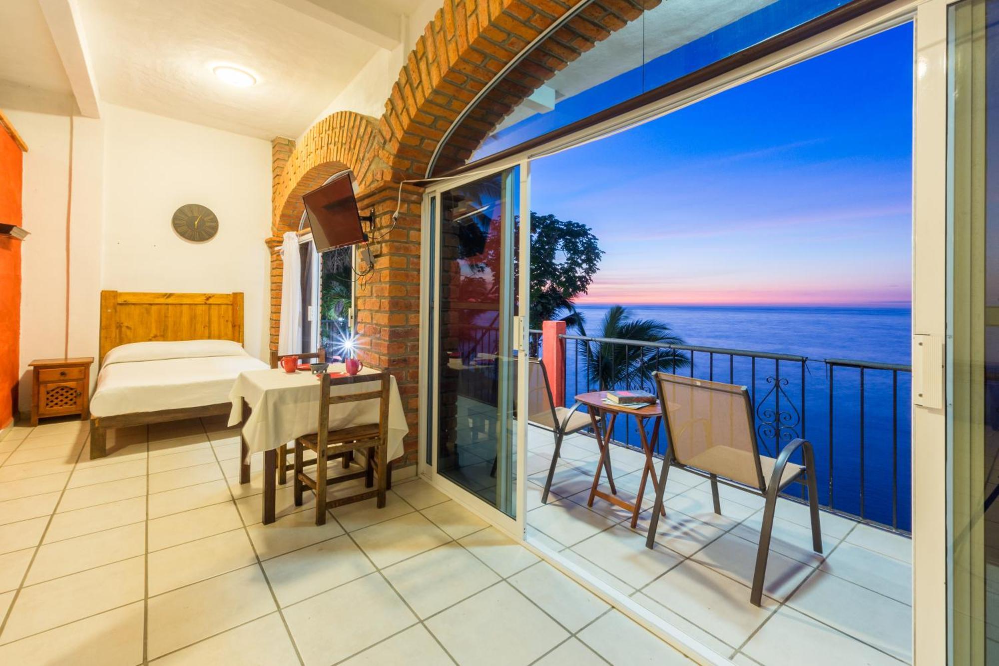 Traditional Sierra Leon Oceanfront Rooms - Adults Only Puerto Vallarta Bagian luar foto