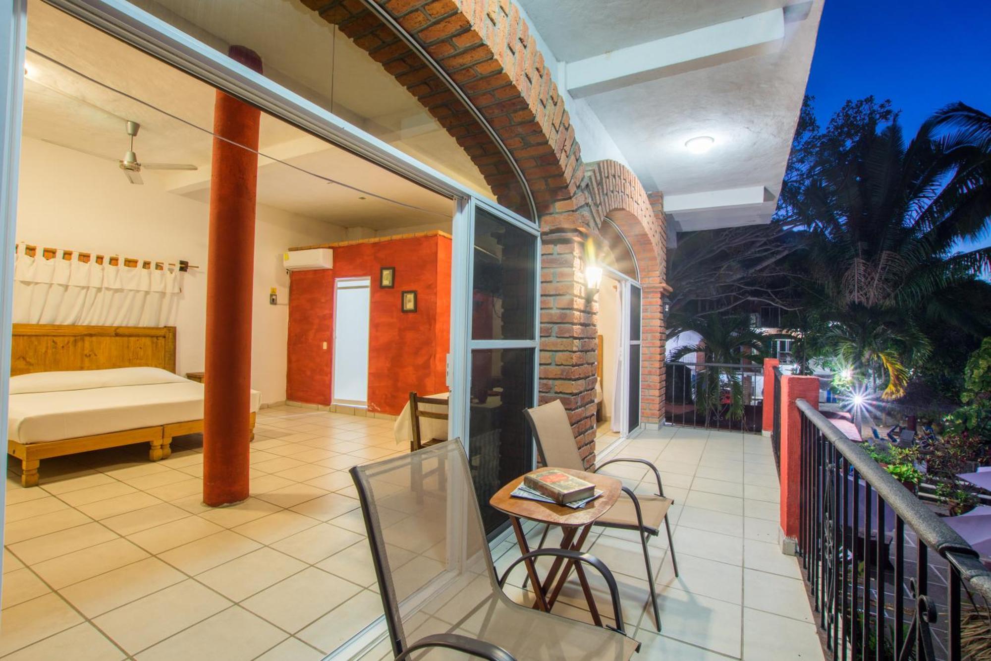 Traditional Sierra Leon Oceanfront Rooms - Adults Only Puerto Vallarta Bagian luar foto