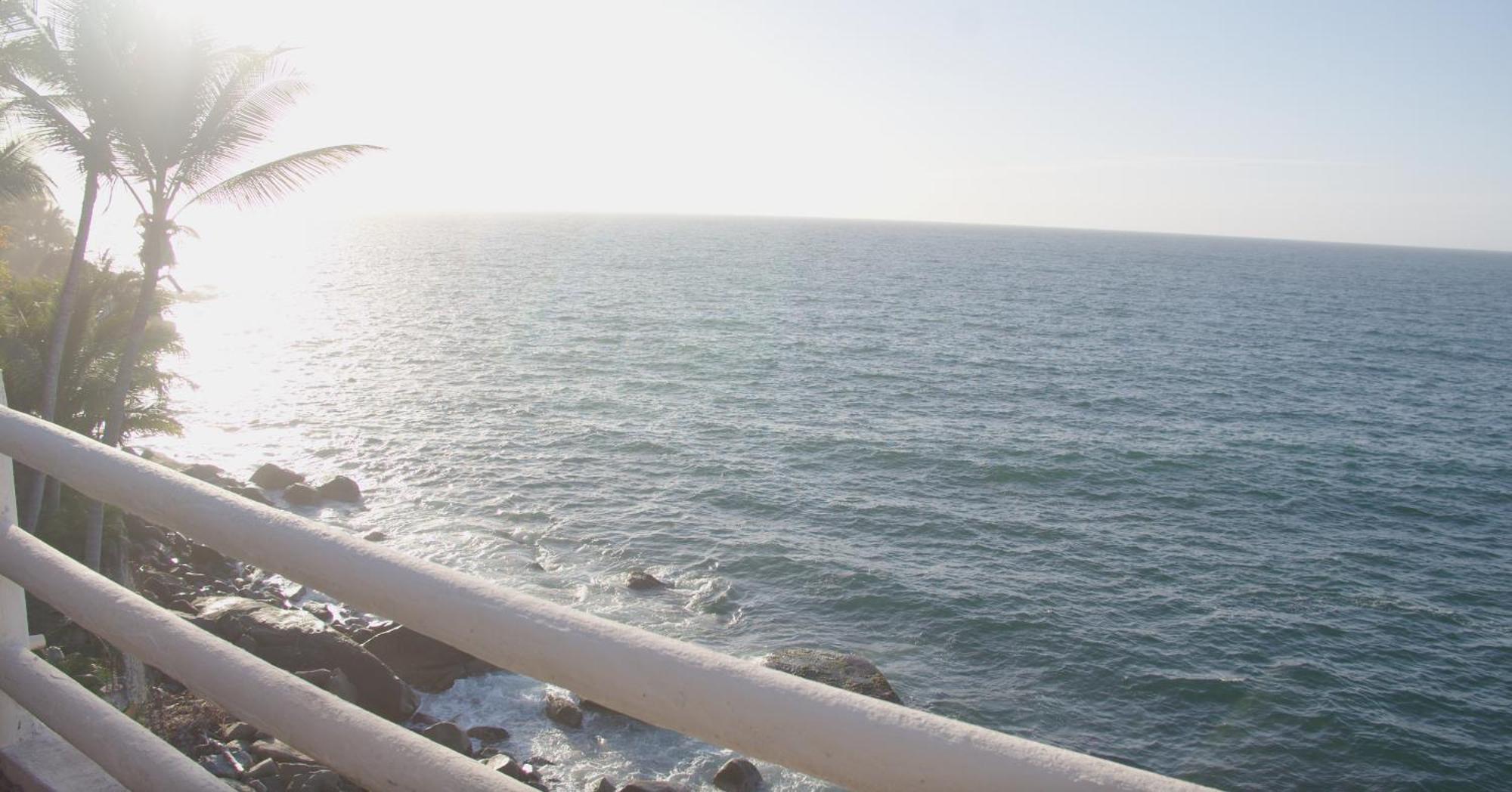 Traditional Sierra Leon Oceanfront Rooms - Adults Only Puerto Vallarta Bagian luar foto