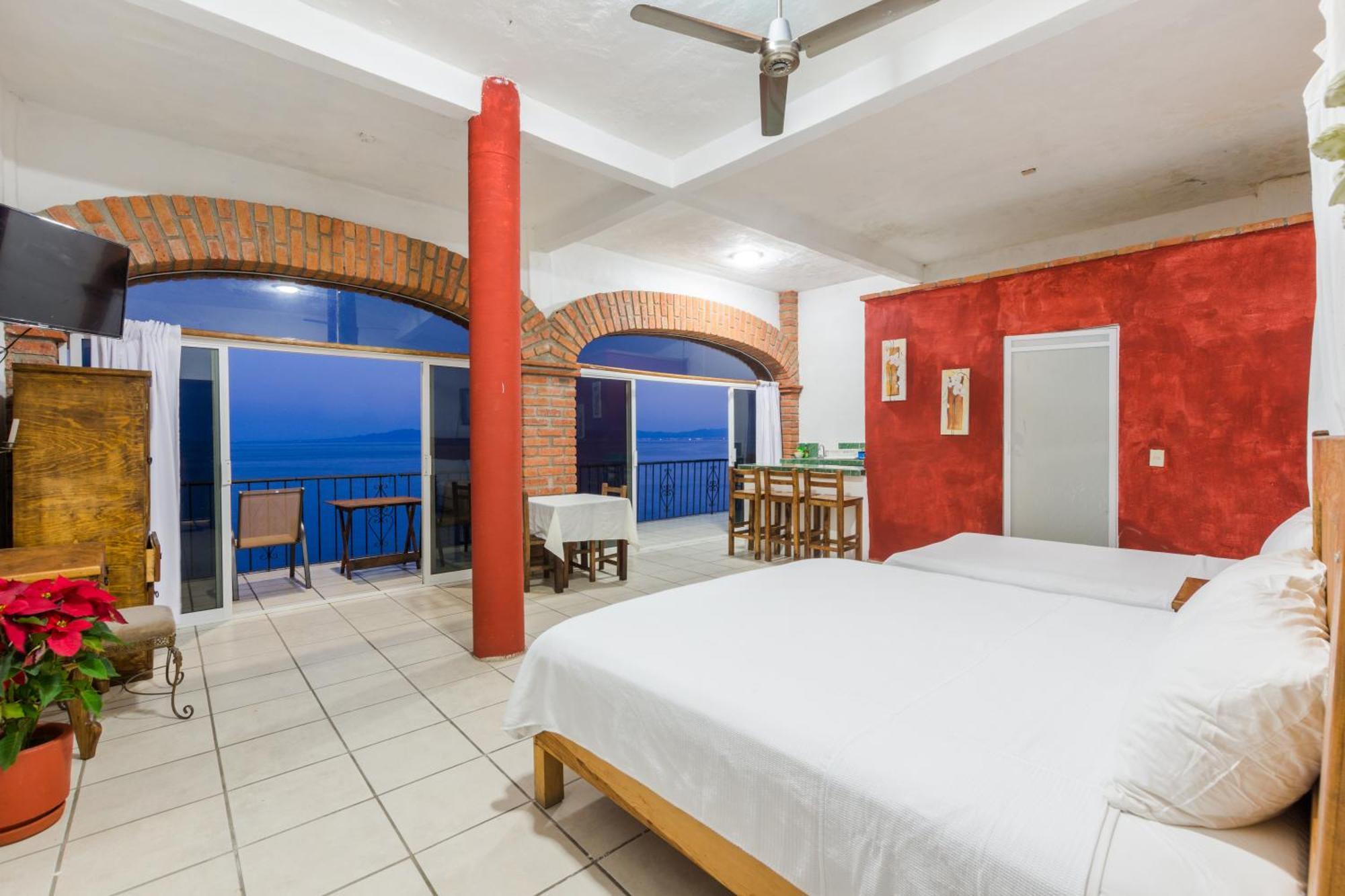 Traditional Sierra Leon Oceanfront Rooms - Adults Only Puerto Vallarta Bagian luar foto